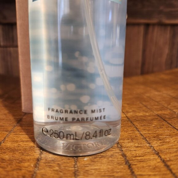 Victoria’s Secret Aqua Kiss Fragrance Mist 8.4 oz Fresh Body Spray New - Picture 4 of 11